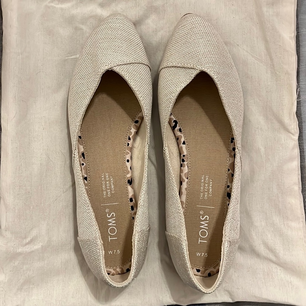 NWT Tom’s Jutti Canvas Flat